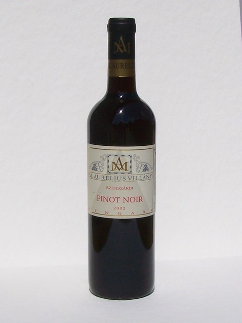 Az M.Aurelius pincészete elérhető árakon kínál remek villányi borokat.