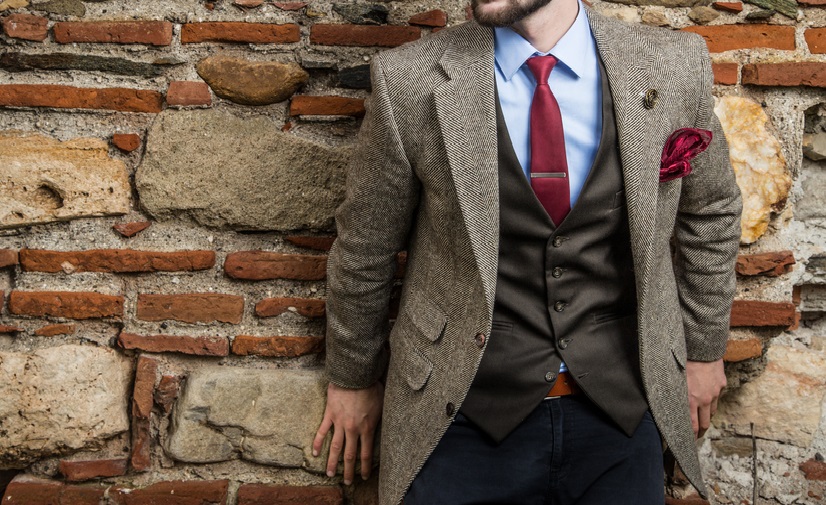 Egyszínű nyakkendők: a divatos megjelenés minden férfinak jár!